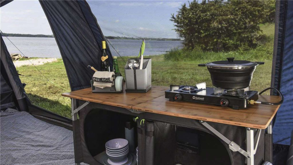 Die leichten Modelle Appetizer lassen sich dank der kleinen, praktischen Gaskartuschen und der flexiblen Schläuchen am Strand oder bei Picknicks vielseitig einsetzen. Outwell Appetizer 2 Gaskocher