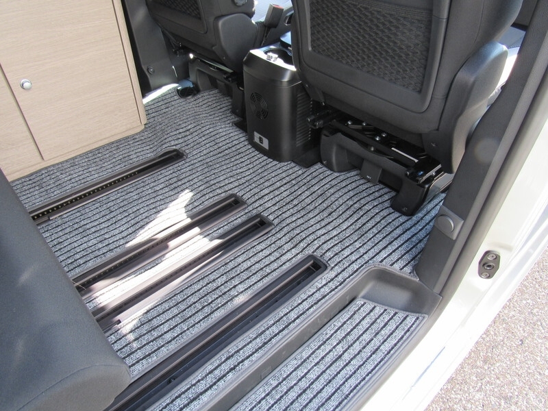 Carbest Fußmatte / Teppich Kofferraum mit Schienen für Citroen Campster