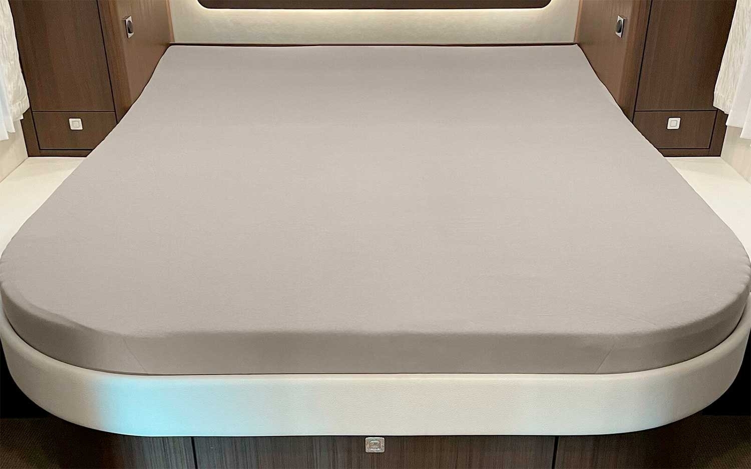 Spannbettlaken für Queensbett mit Abrundung oder Ecke