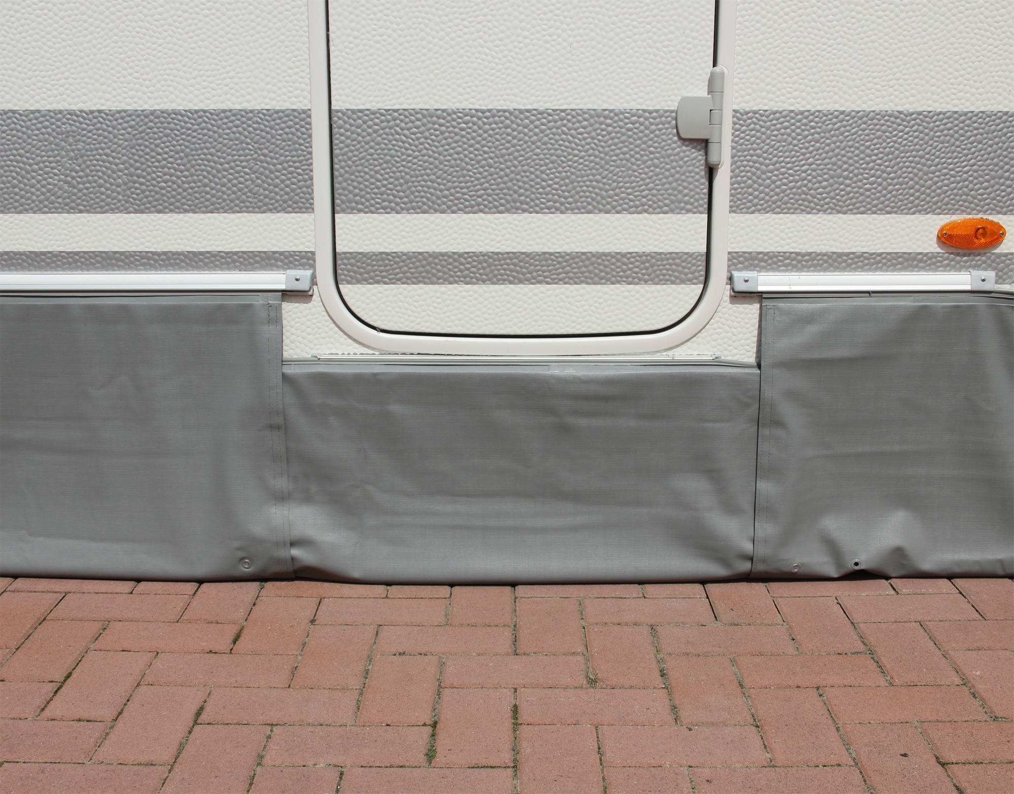 Brand Spezial  Bodenschürze 3-teilig 750 cm
